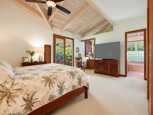 Experience Luxury in Moloa'a Bay - The Perfect Kauai Retreat